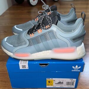 adidas NMD V3 Parley Men’s 9.5 Gray and Silver Shoes